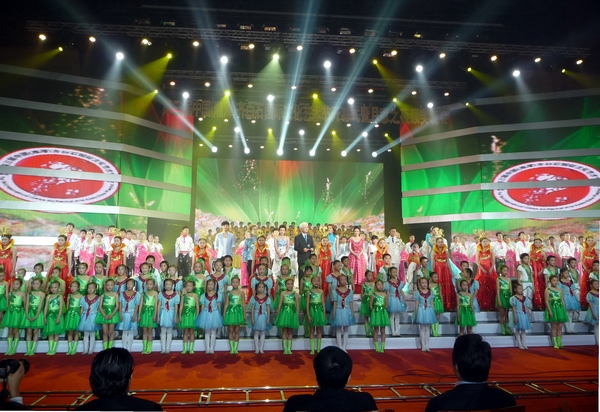 2011年11月28日齐白石国际文化艺术节开幕暨颁奖晚会在传奇白石歌舞中落幕 一超摄