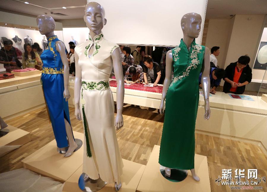 #（社会）（1）“中国百年旗袍展”亮相南京