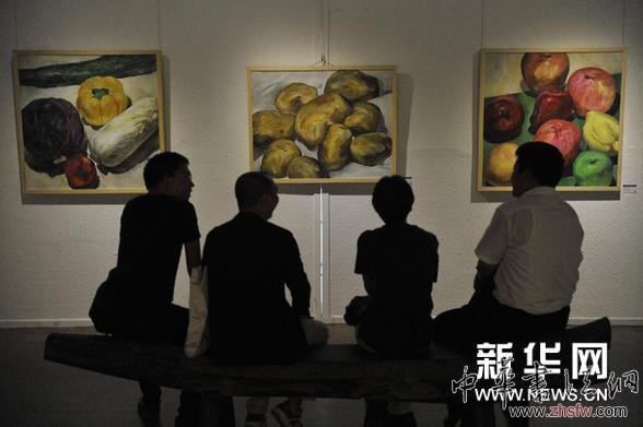（晚报）（1）第一届后真实主义艺术展亮相燕郊