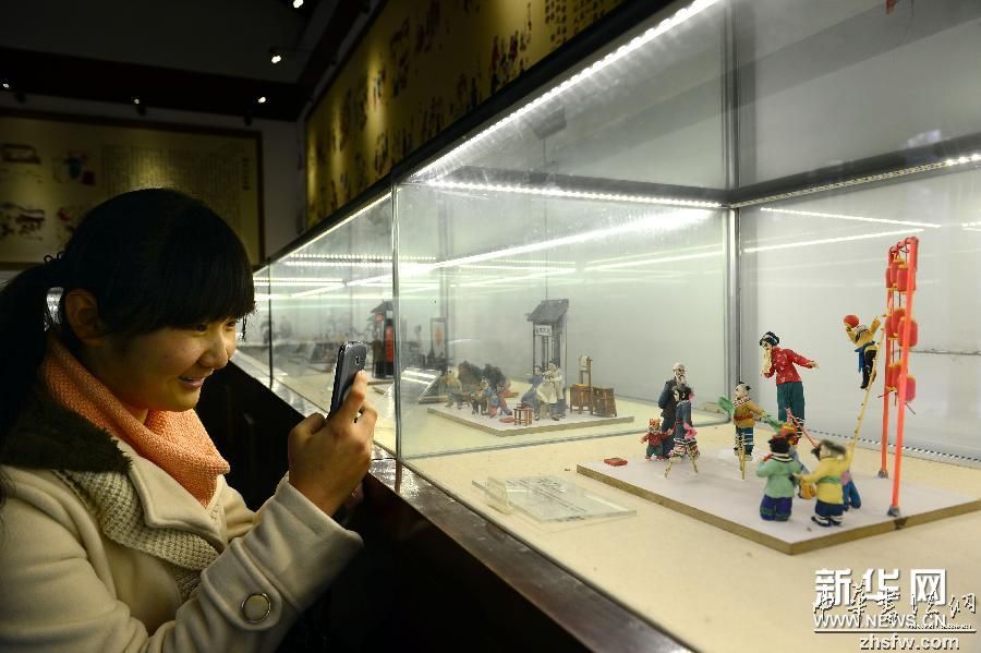（晚报）（1）精美面塑展现节庆习俗