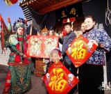 北京延庆：贴“门神”迎春节