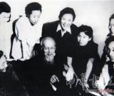老舍夫妇和齐白石的交往：胡絜青拜师学画(图)